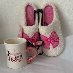 Pink Bow bobbie brooks Slippers with Pink Lining and a cup